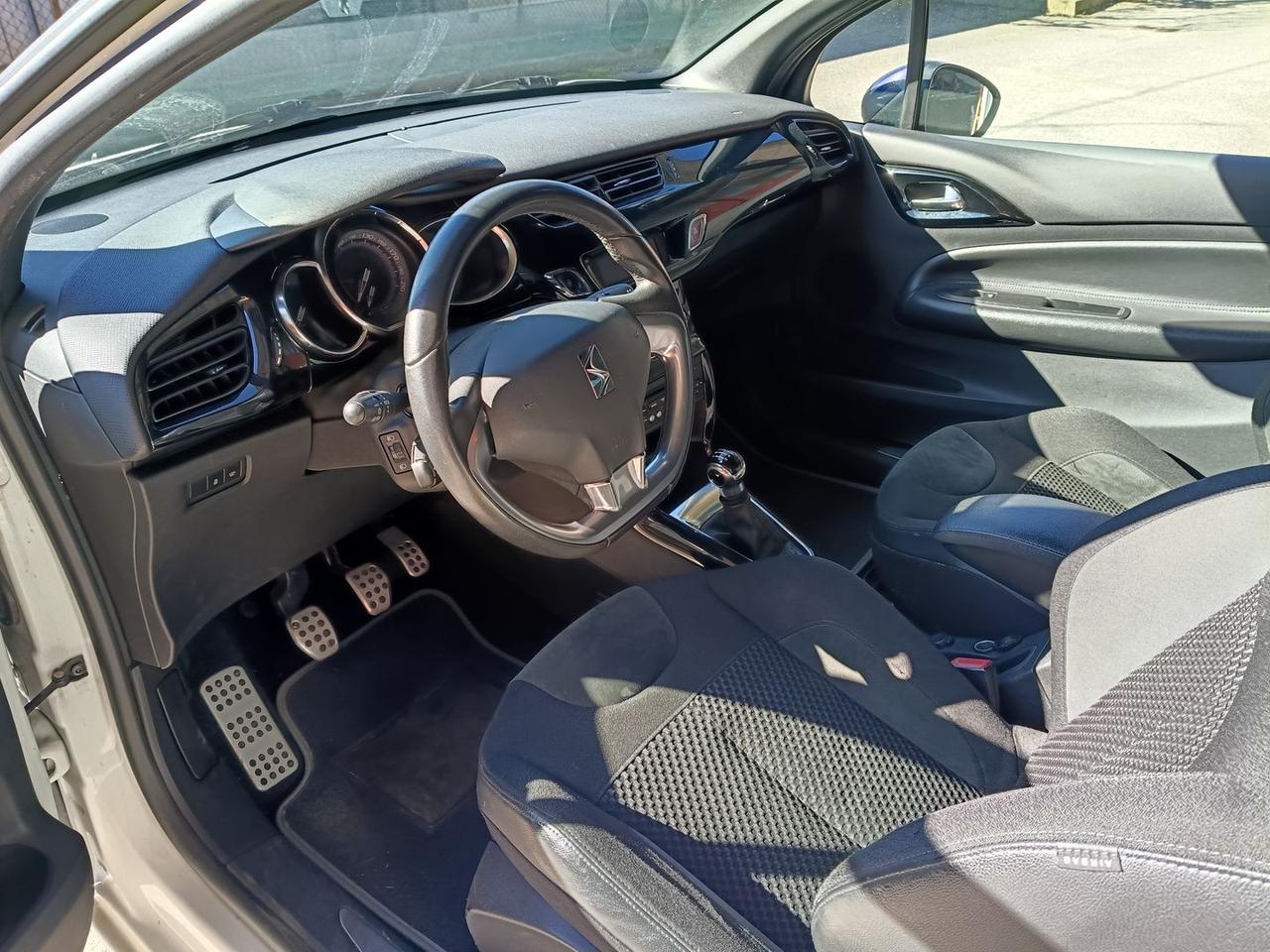 DS DS3 Sport Chic 1.6 Blue HDi 100 #9596