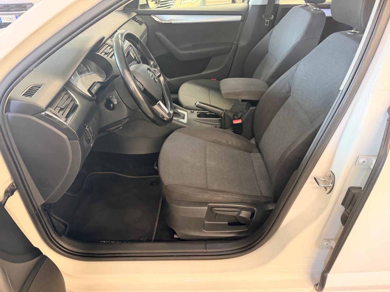 Skoda Octavia 1.6 TDI CR 105 CV DSG Wagon Executive
