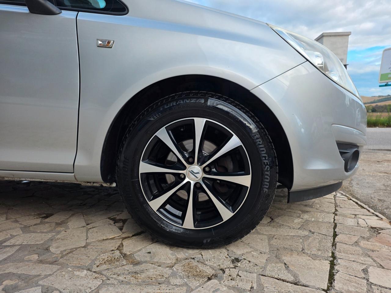 Opel Corsa 1.2 5 porte Cosmo