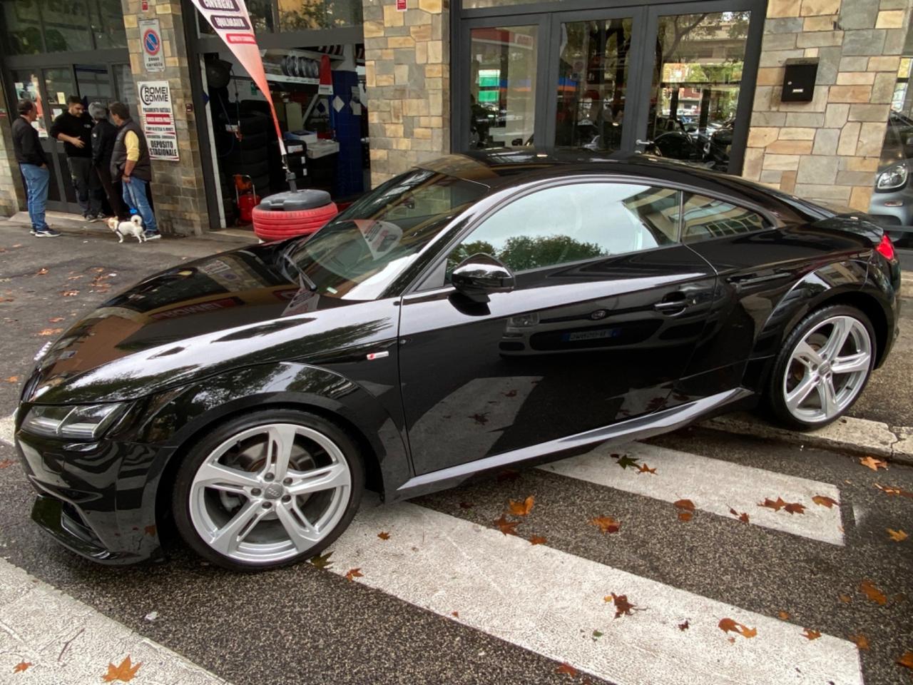 Audi TT Coupé 2.0 TFSI quattro S tronic 3xS line SEDILI RS MATRIX