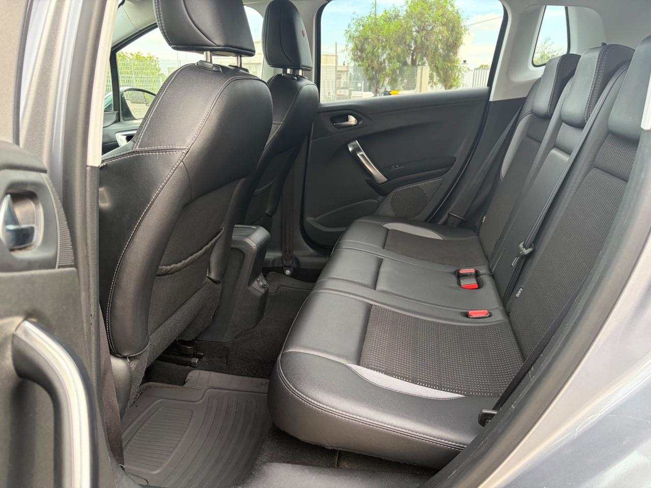 Peugeot 2008 1.6 e-HDi Allure 2014