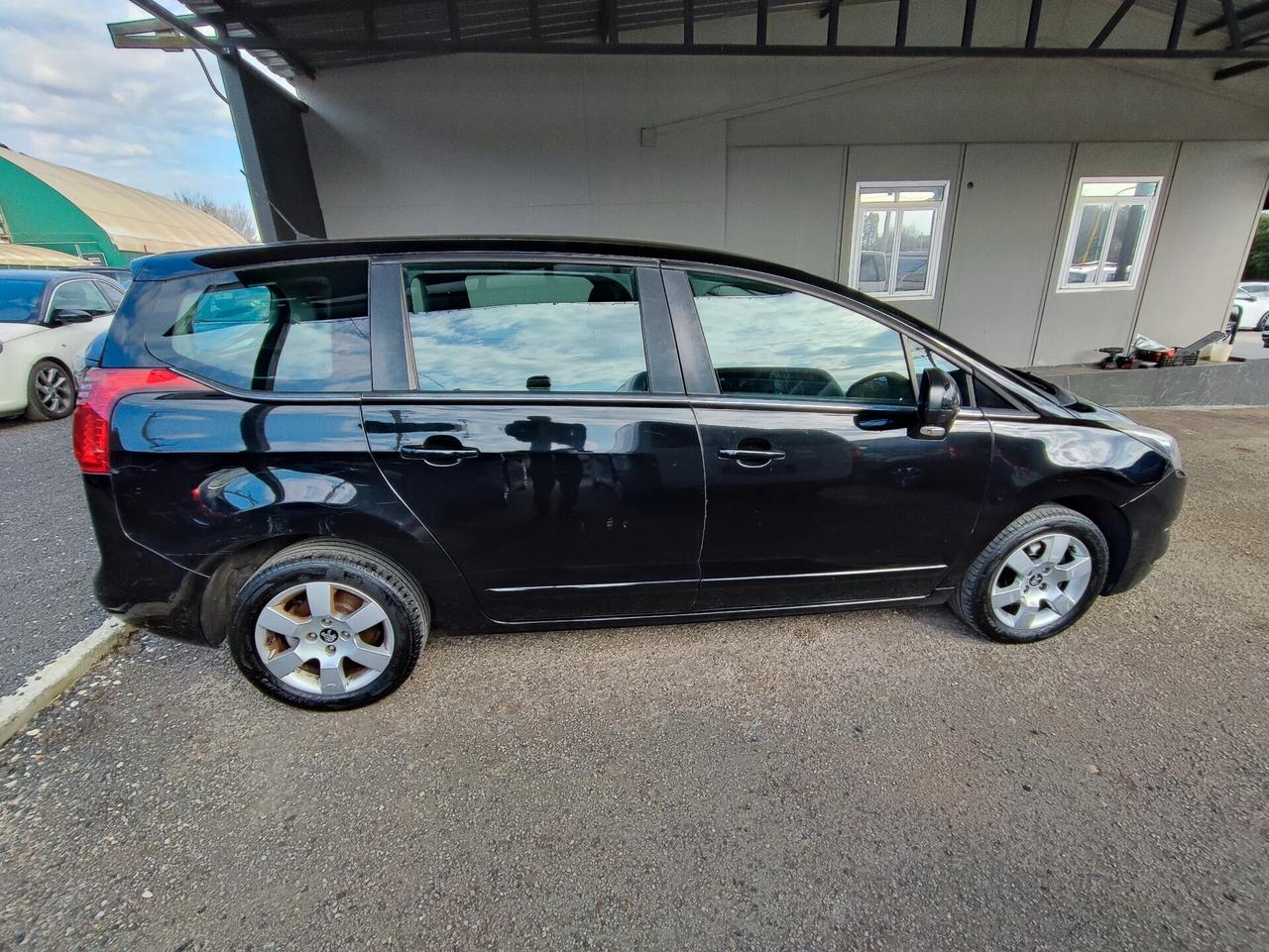 Peugeot 5008 BlueHDi 120 EAT6 S&S Business 7 posti