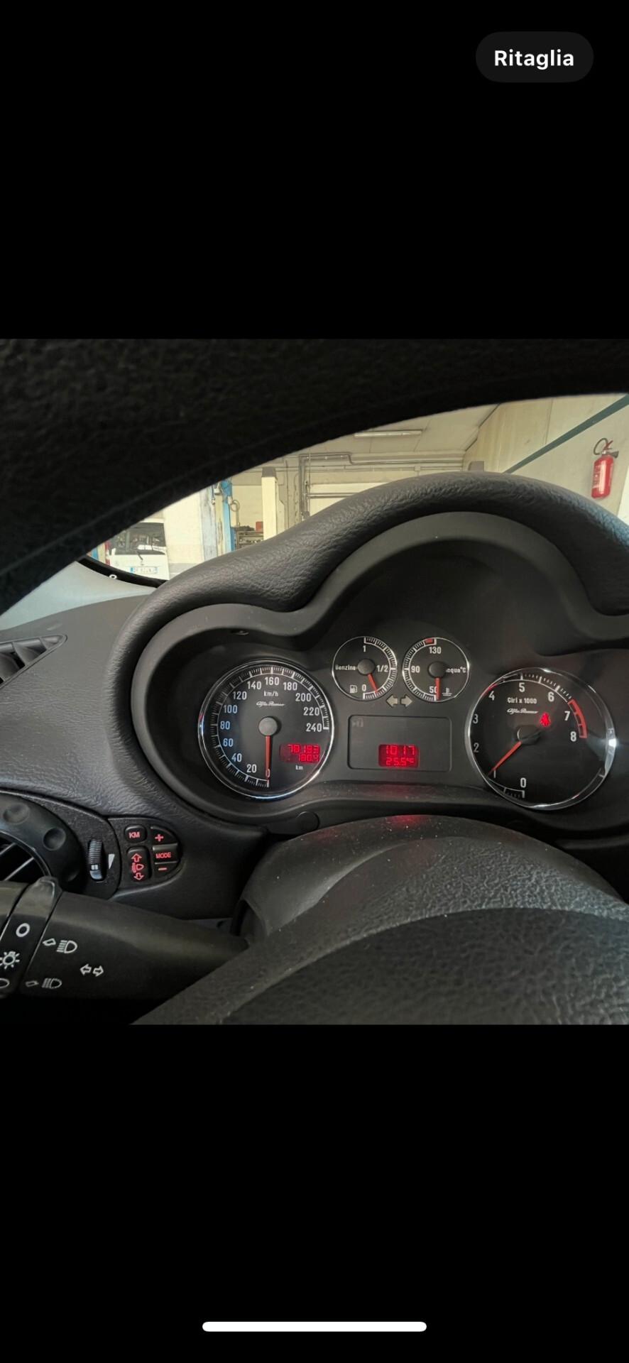 Alfa Romeo 147 1.6i 16V Twin Spark cat 5p. Progression