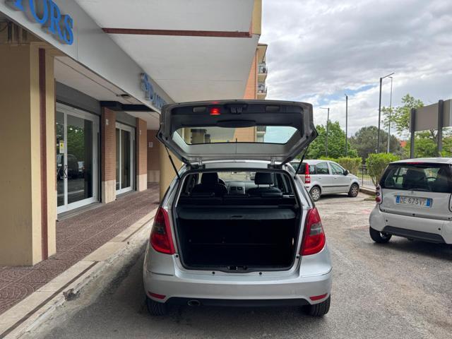MERCEDES-BENZ A 180 CDI Premium
