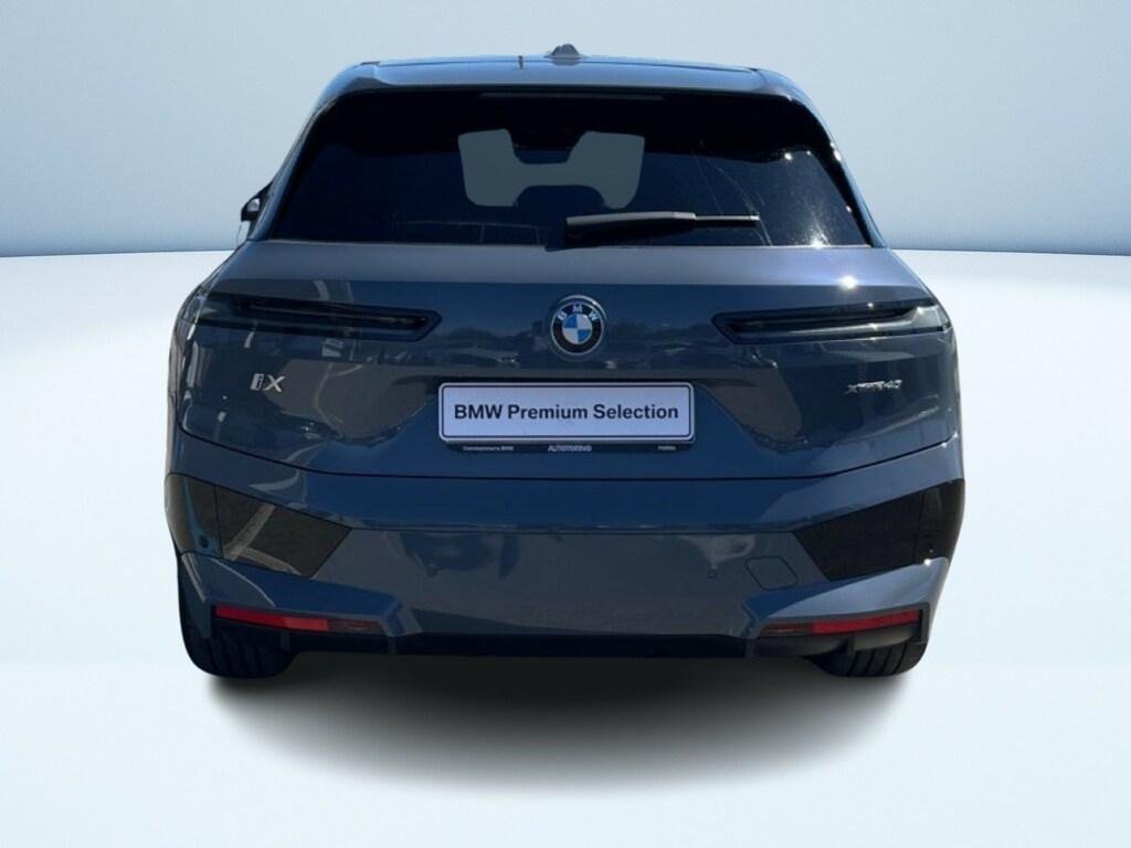 BMW iX 40 pacchetto sportivo xDrive
