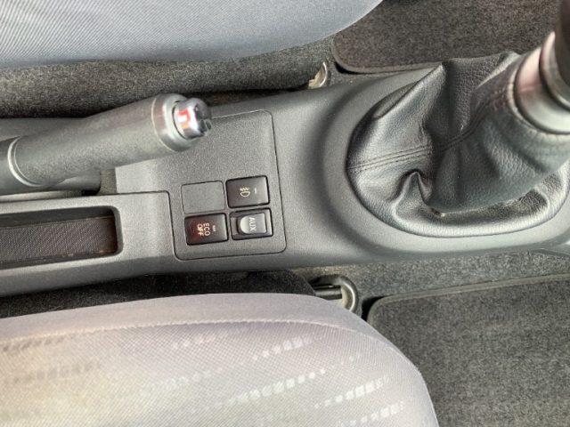 TOYOTA Yaris 1.3 5 porte Sol
