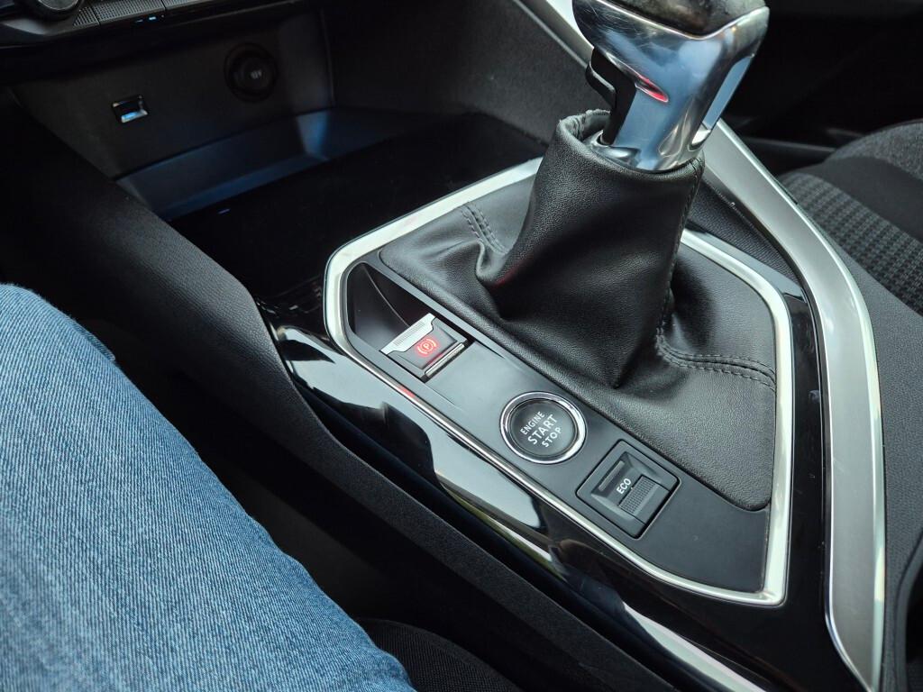 Peugeot NEW 3008 BlueHDi 130CV MANUALE