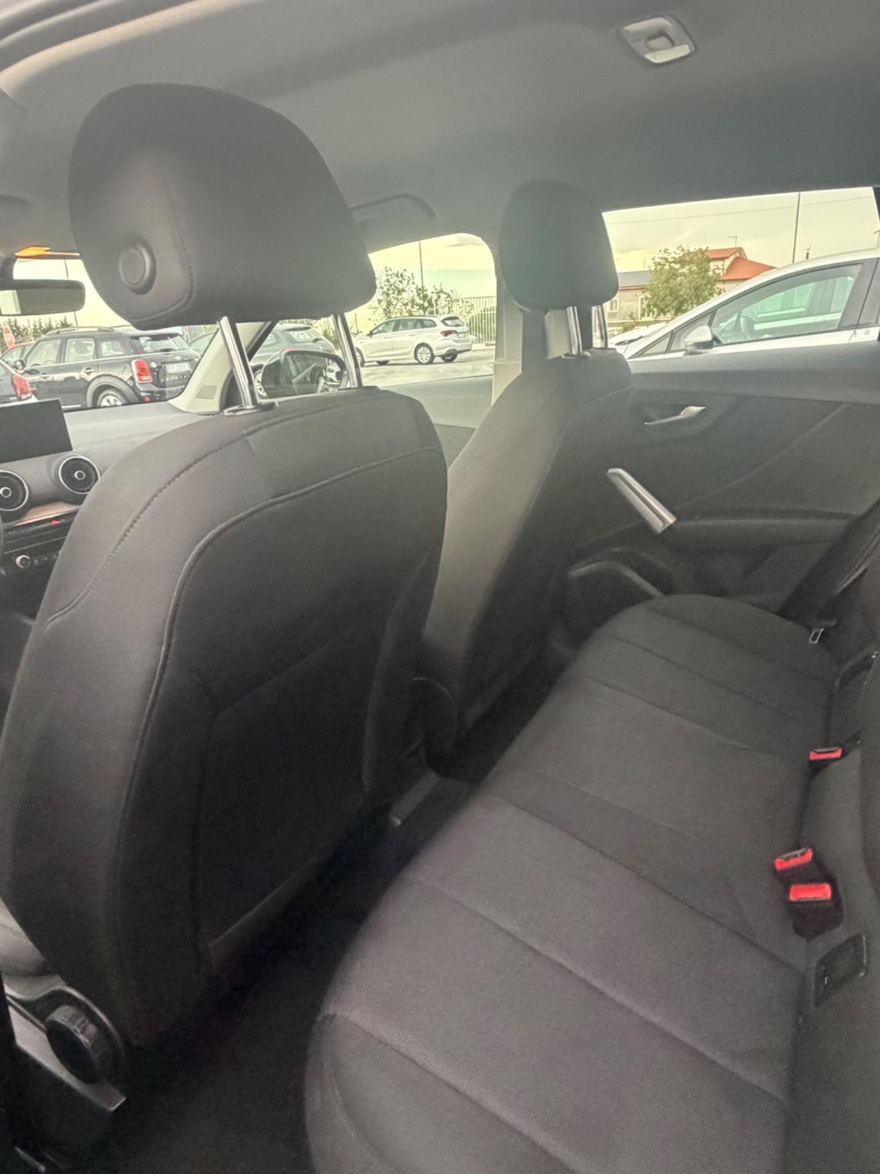 Audi Q2 35 TFSI S tronic Business