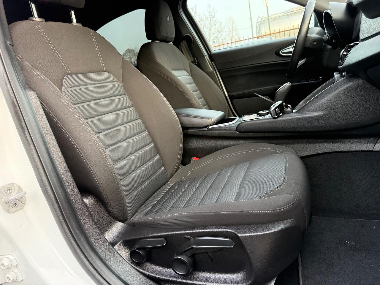 Alfa Romeo Giulia 2.2 Turbodiesel 160 CV AT8 Sprint