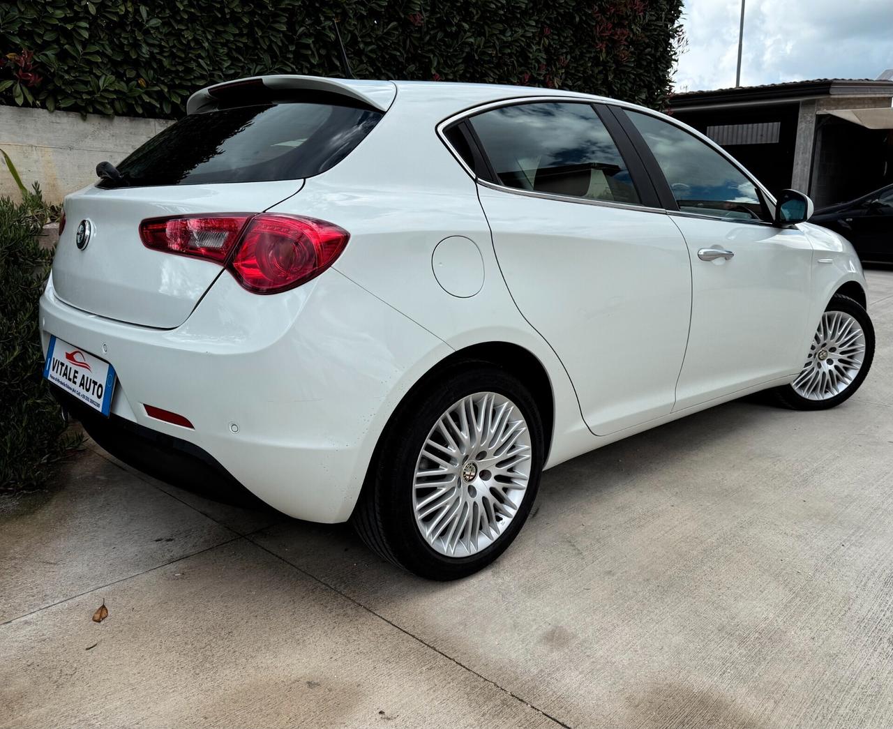 Alfa Giulietta 1.6 JTDm Exclusive 105 CV Si neopatentati