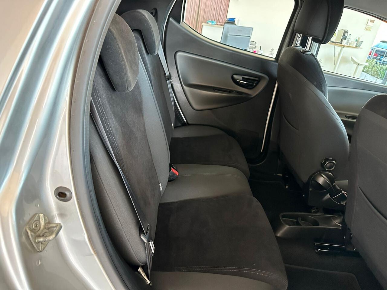 Lancia Ypsilon 1.3 MJT 16V 95 CV 5 porte S&S Platinum NEOPATENTATI
