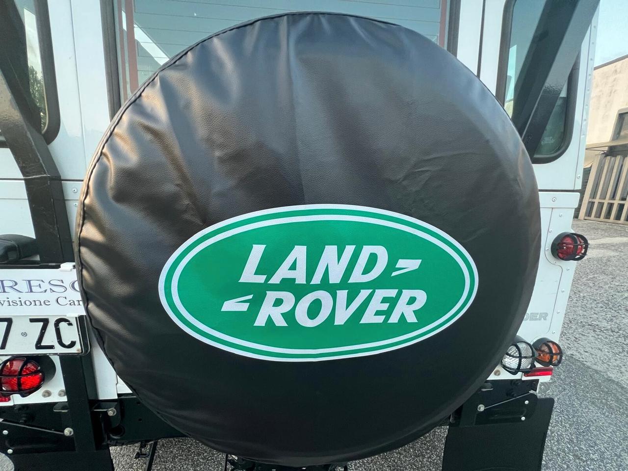 Land Rover Defender 90 2.2 TD4 Station Wagon E N1