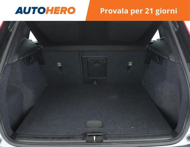 VOLVO XC40 D4 AWD Geartronic Momentum