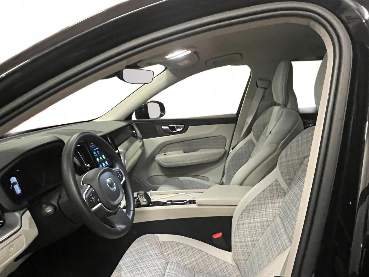 Volvo XC 60 XC60 B4 (d) automatico Core | da €300,50 al mese