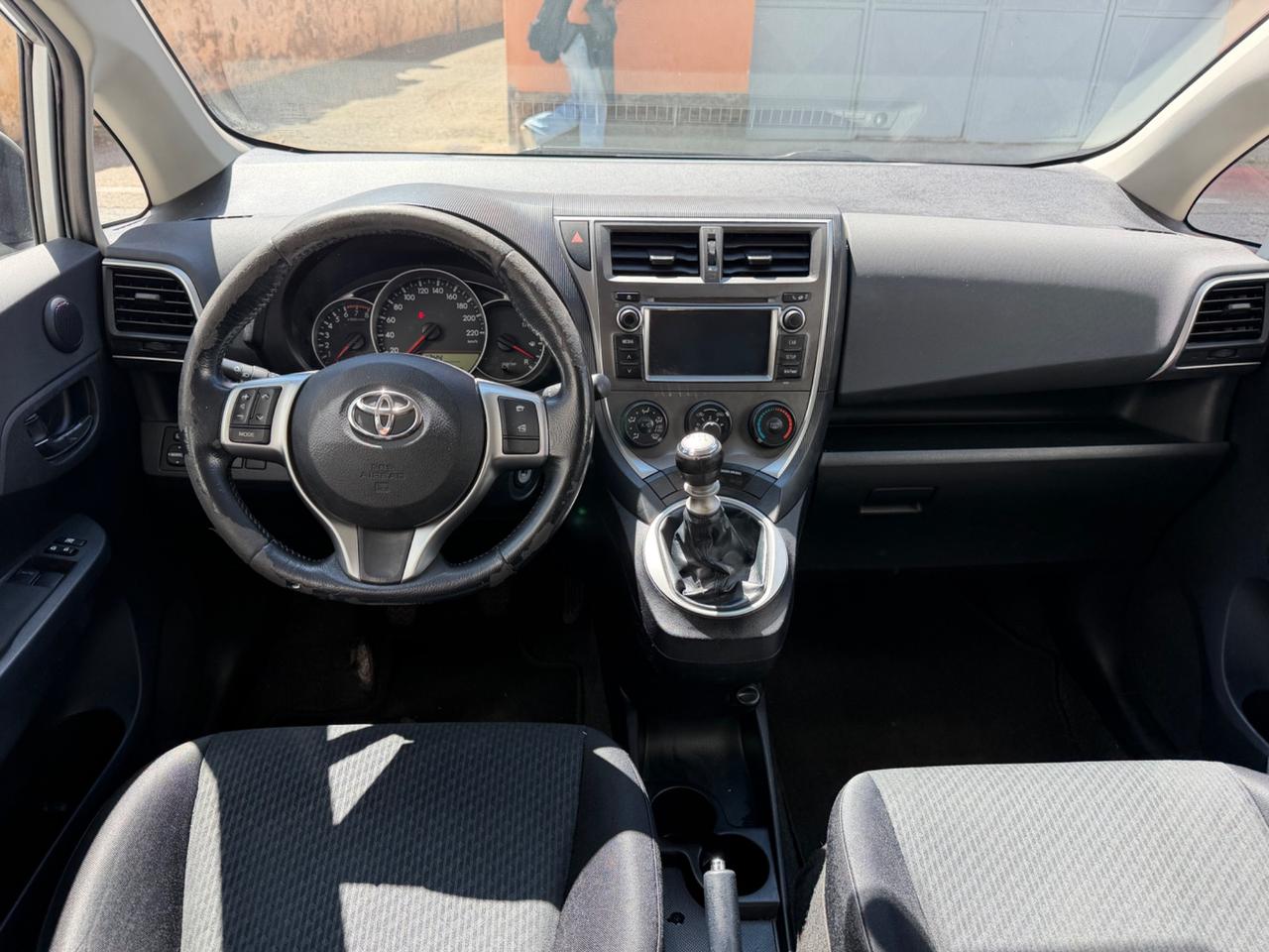 Toyota Verso-S 1.3 MT