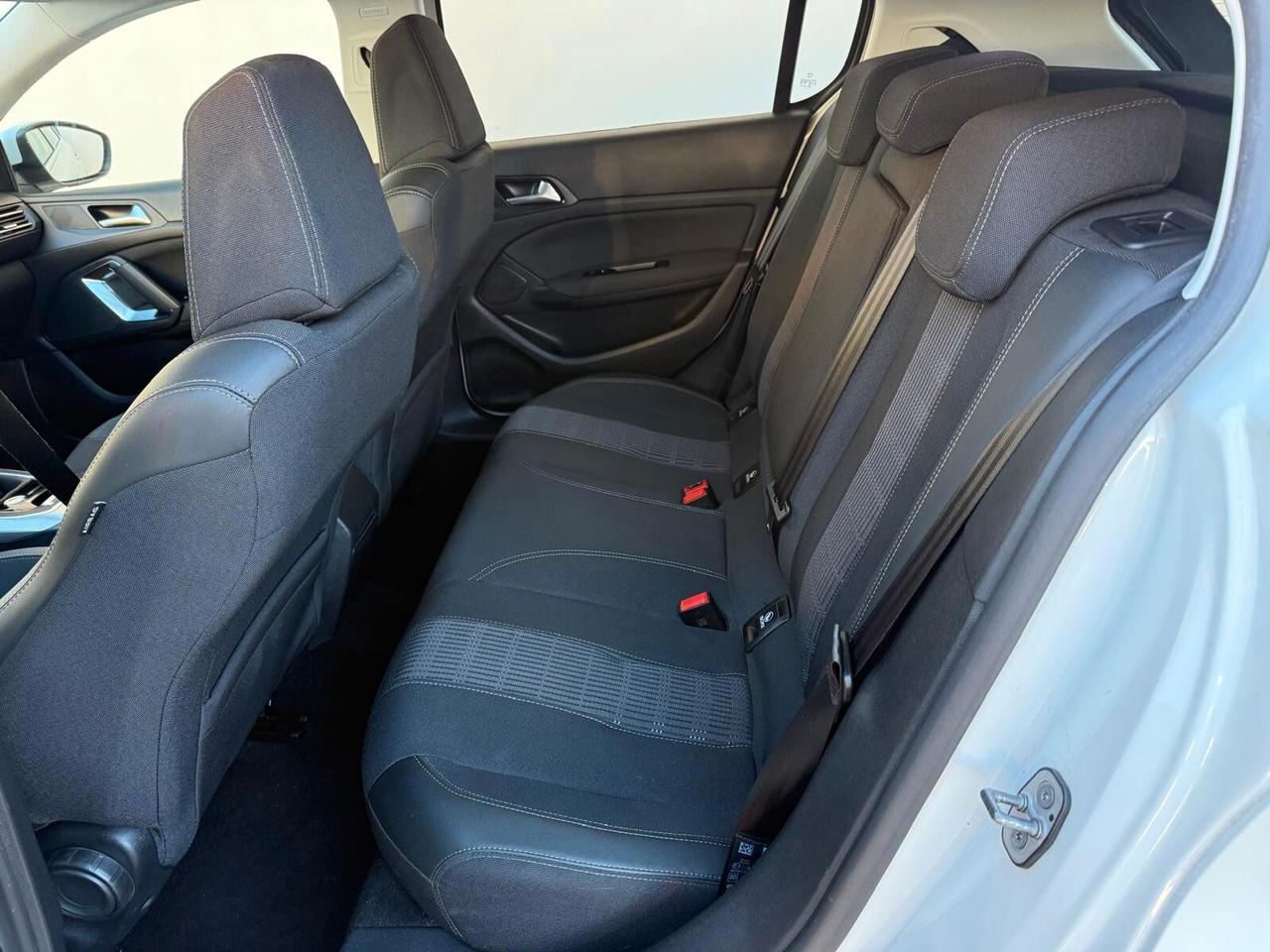 Peugeot 308 BlueHDi 130 S&S Allure