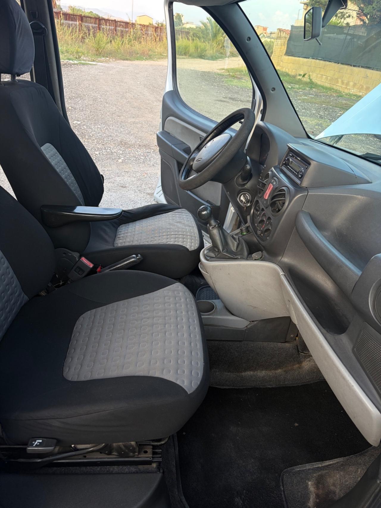 Fiat Doblo 1.9 mtj 2009 5 Posti
