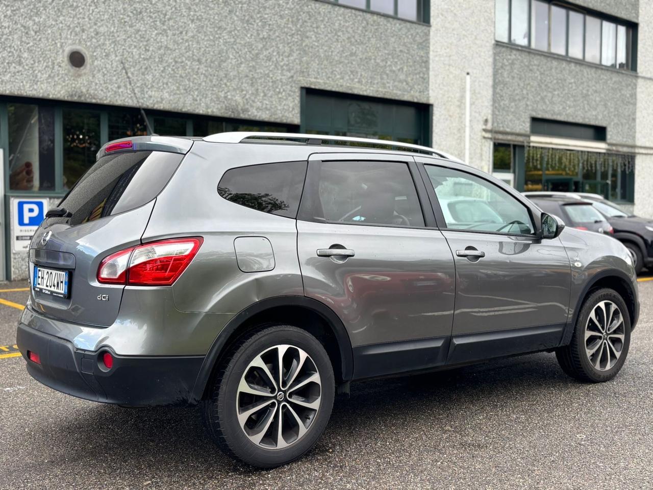 Nissan Qashqai Qashqai+2 2.0 dCi DPF Tekna 4x4 * 7 POSTI