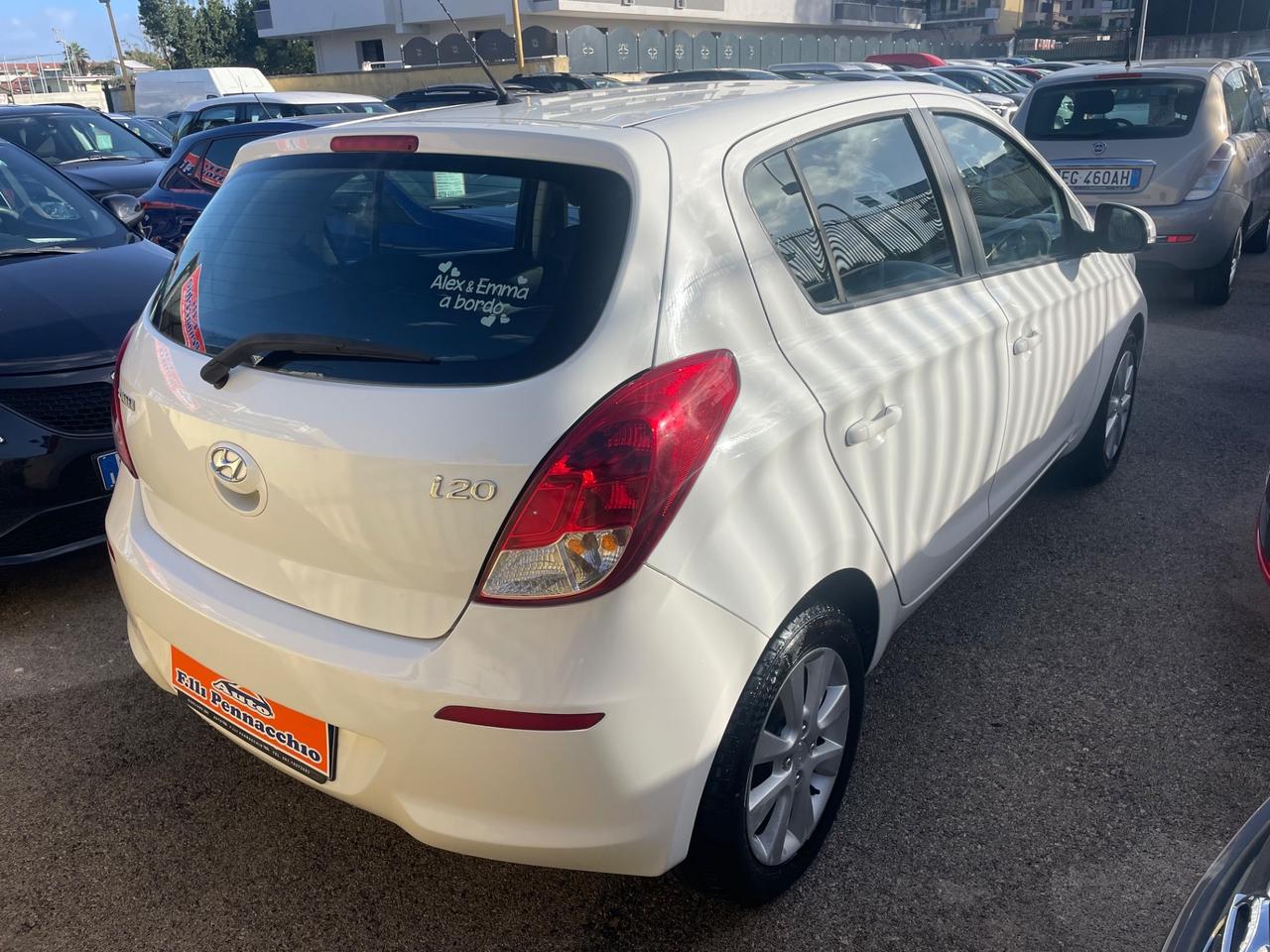 HYUNDAI i20 1.2 BENZINA 85 (CV) 2013