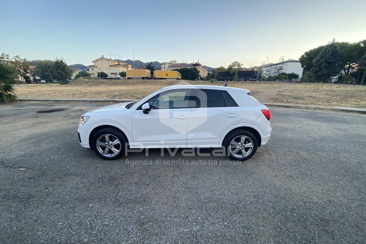 AUDI Q2 35 TFSI S tronic Business Design