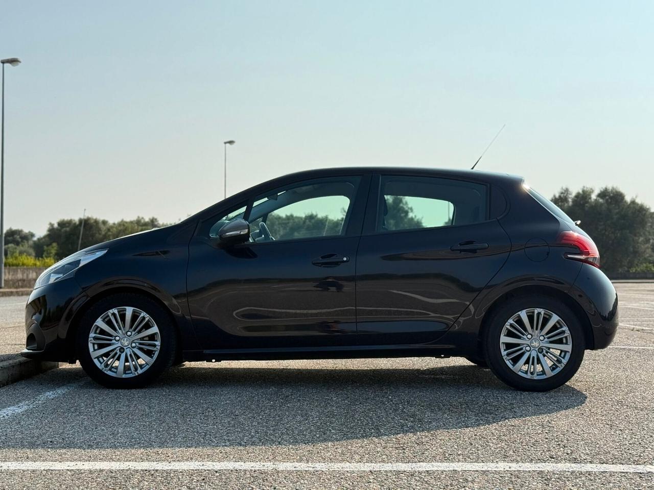 Peugeot 208 BlueHDi 75 5 porte Allure
