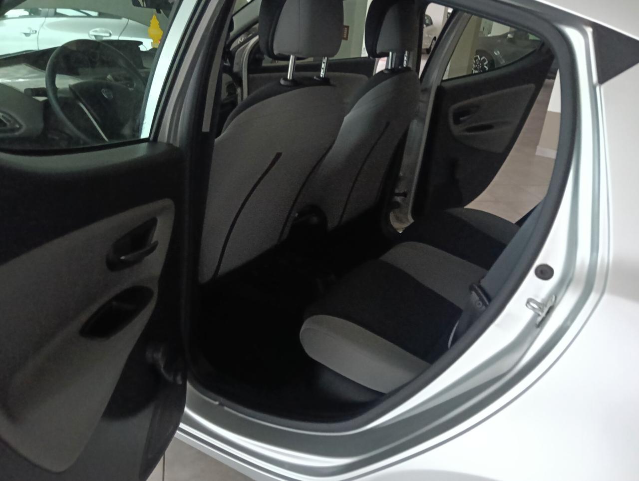 Lancia Ypsilon 1.2 69 CV 5 porte S&S Silver