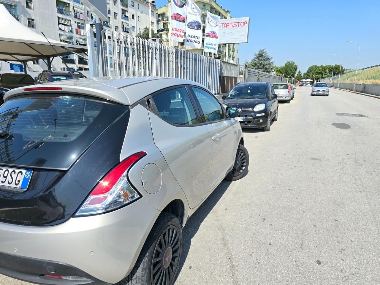 Lancia Ypsilon 0.9 TwinAir 85 CV 5 porte Metano Ec