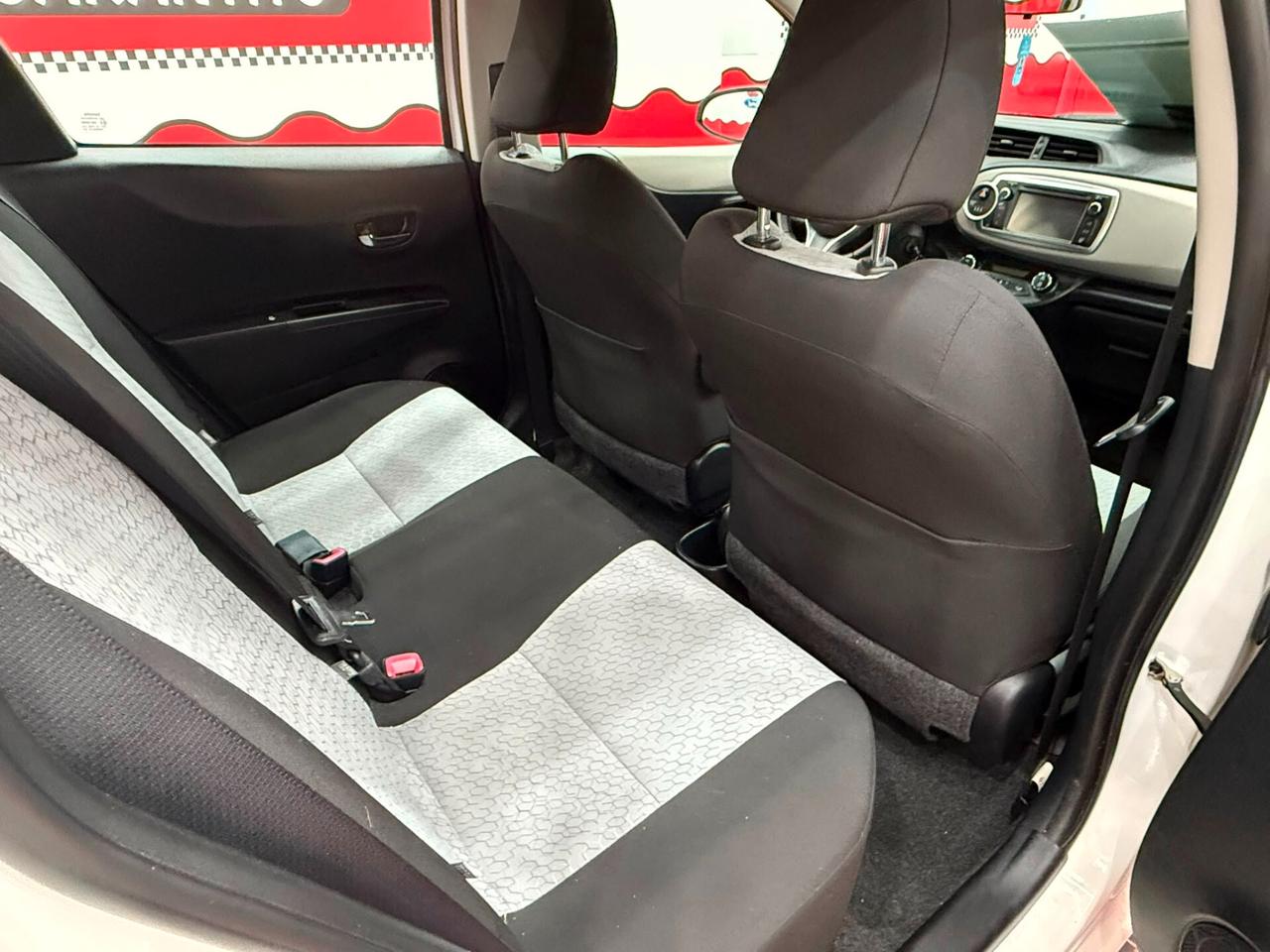 Toyota Yaris 1.4 D-4D 90cv Lounge - 2012