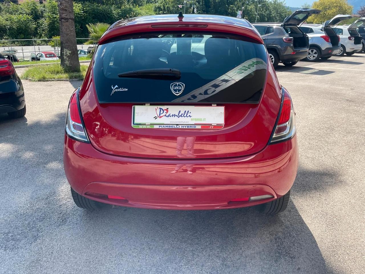 Lancia Ypsilon 1.2 5 porte Silver NEOPATENTATI