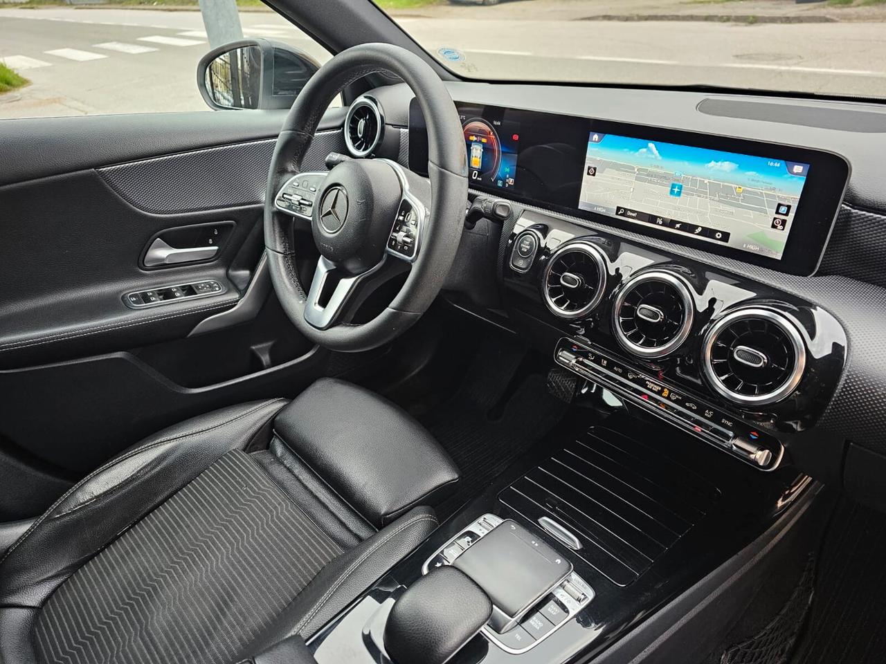 Mercedes-benz A 180d 115cv Sport*Aut*Pelle*Navi*Bi-Xeno*18*Euro6