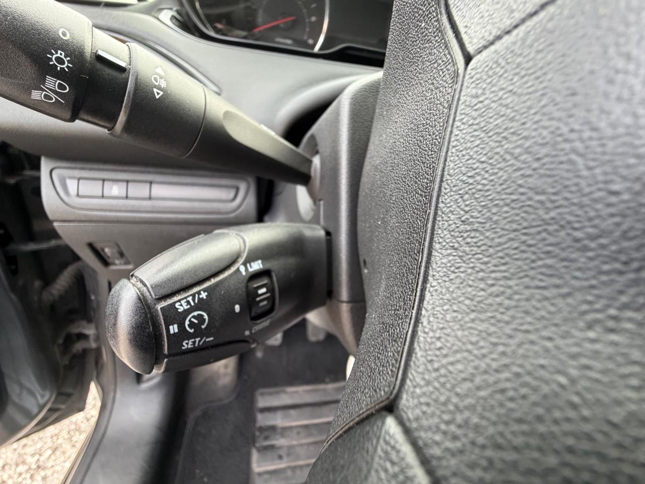 Peugeot 208 1.4 HDi 68 CV 5 porte Active