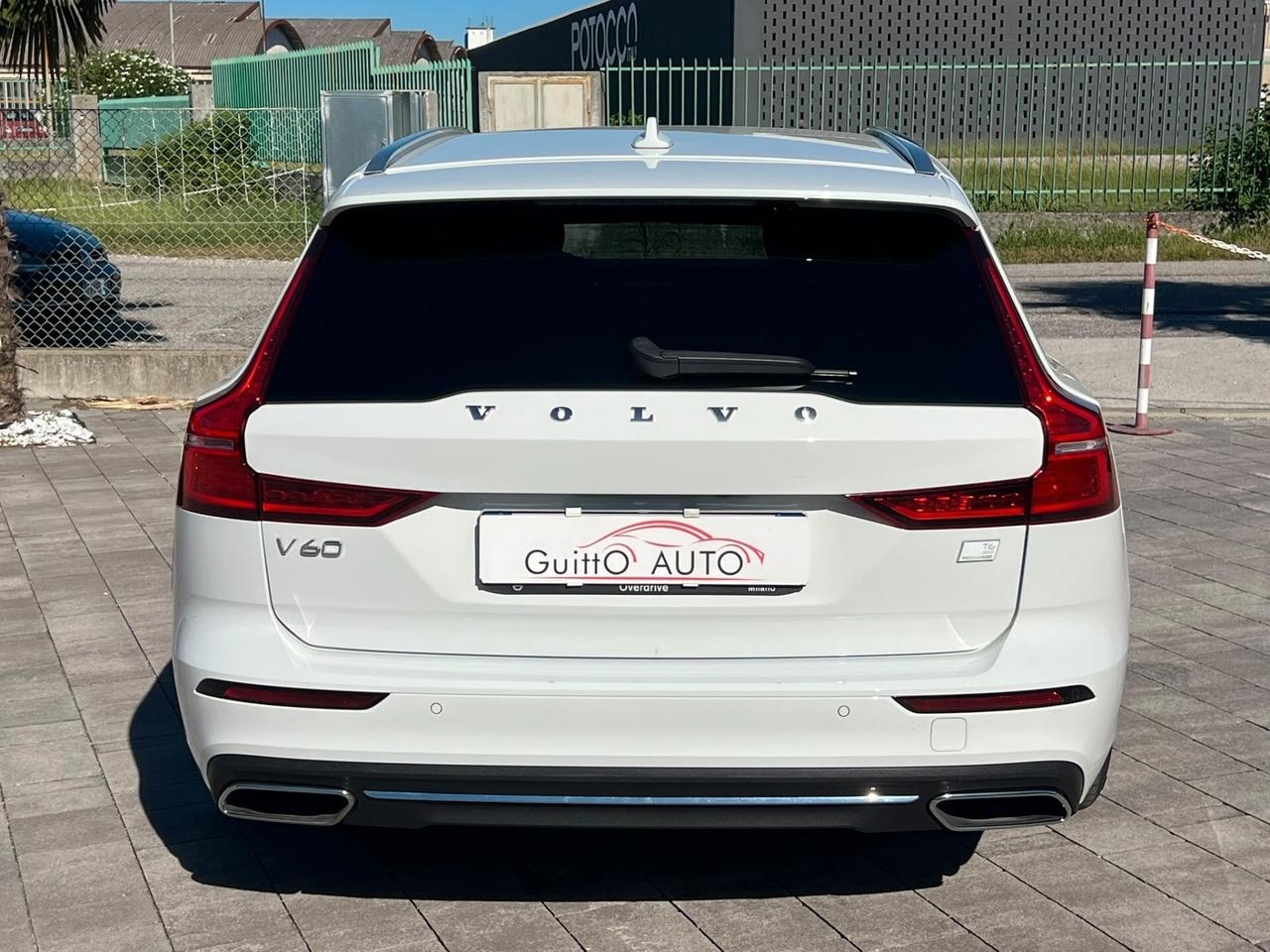 Volvo V60 T6 Recharge AWD Plug-in Hybrid Inscription