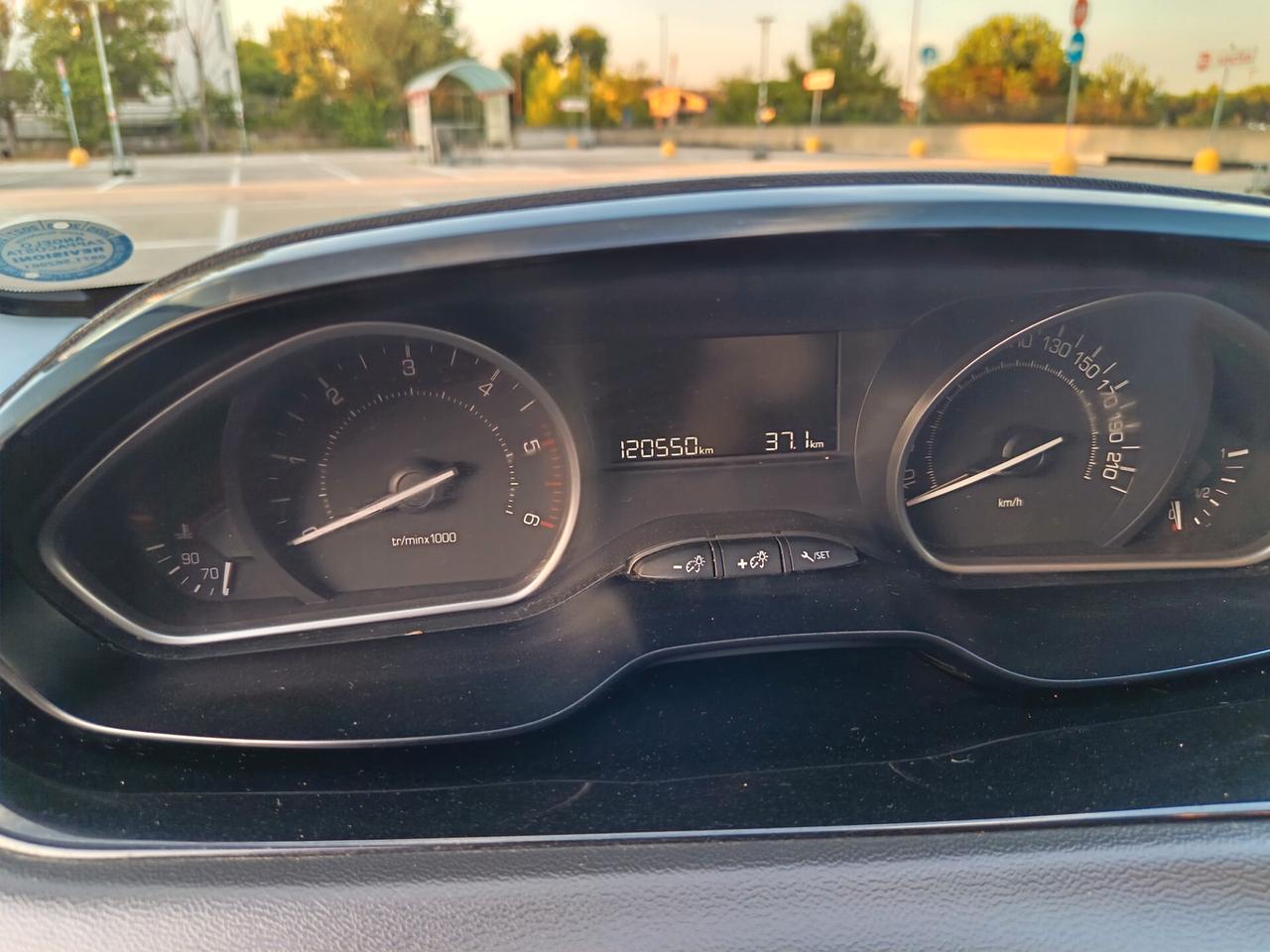 Peugeot 208 1.6 diesel NEOPATENT 120.000KM