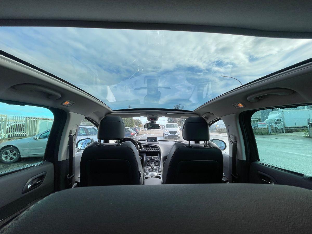 PEUGEOT - 3008 - HYbrid4