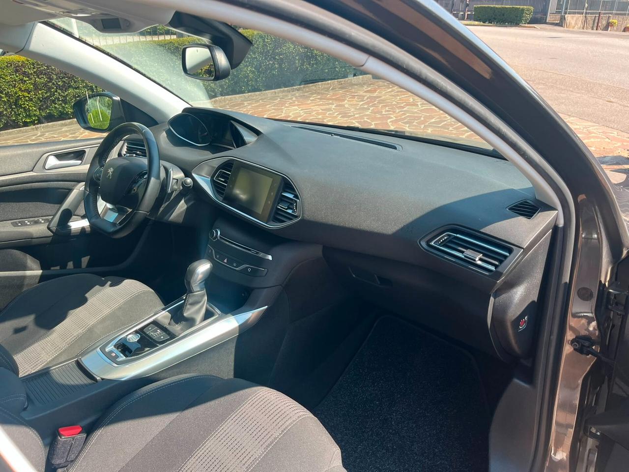 Peugeot 308 BlueHDi 130 S&S EAT6 SW Allure