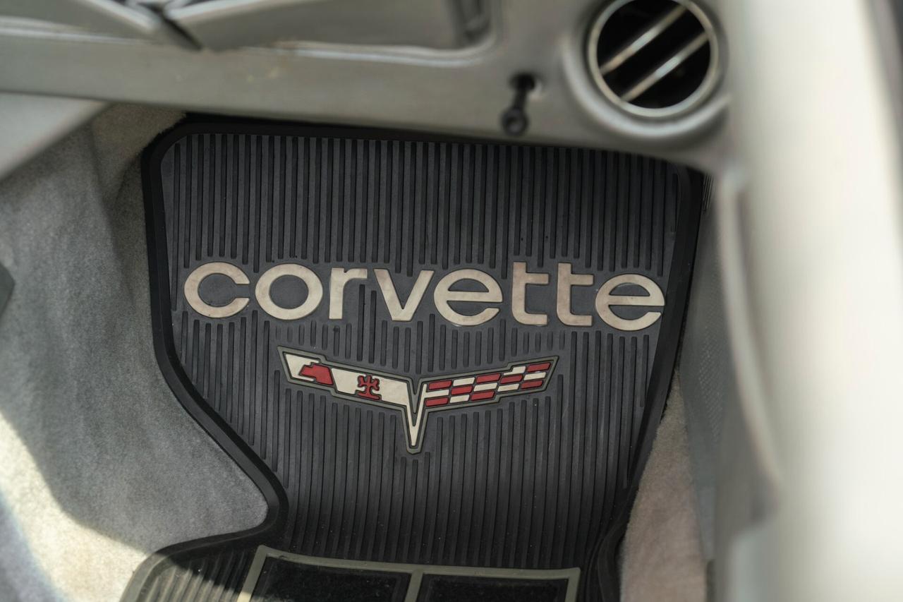 Chevrolet Corvette C3 Stingray - CHE00011