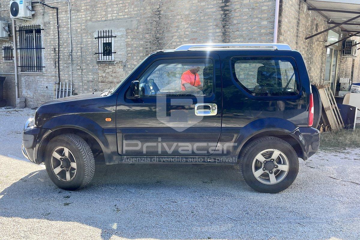 SUZUKI Jimny 1.3i 16V cat 4WD JLX Più