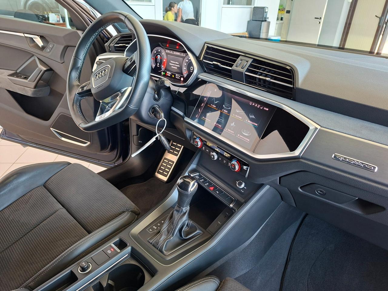 Audi Q3 SPB 35 TDI quattro S tronic line edition CON TETTO