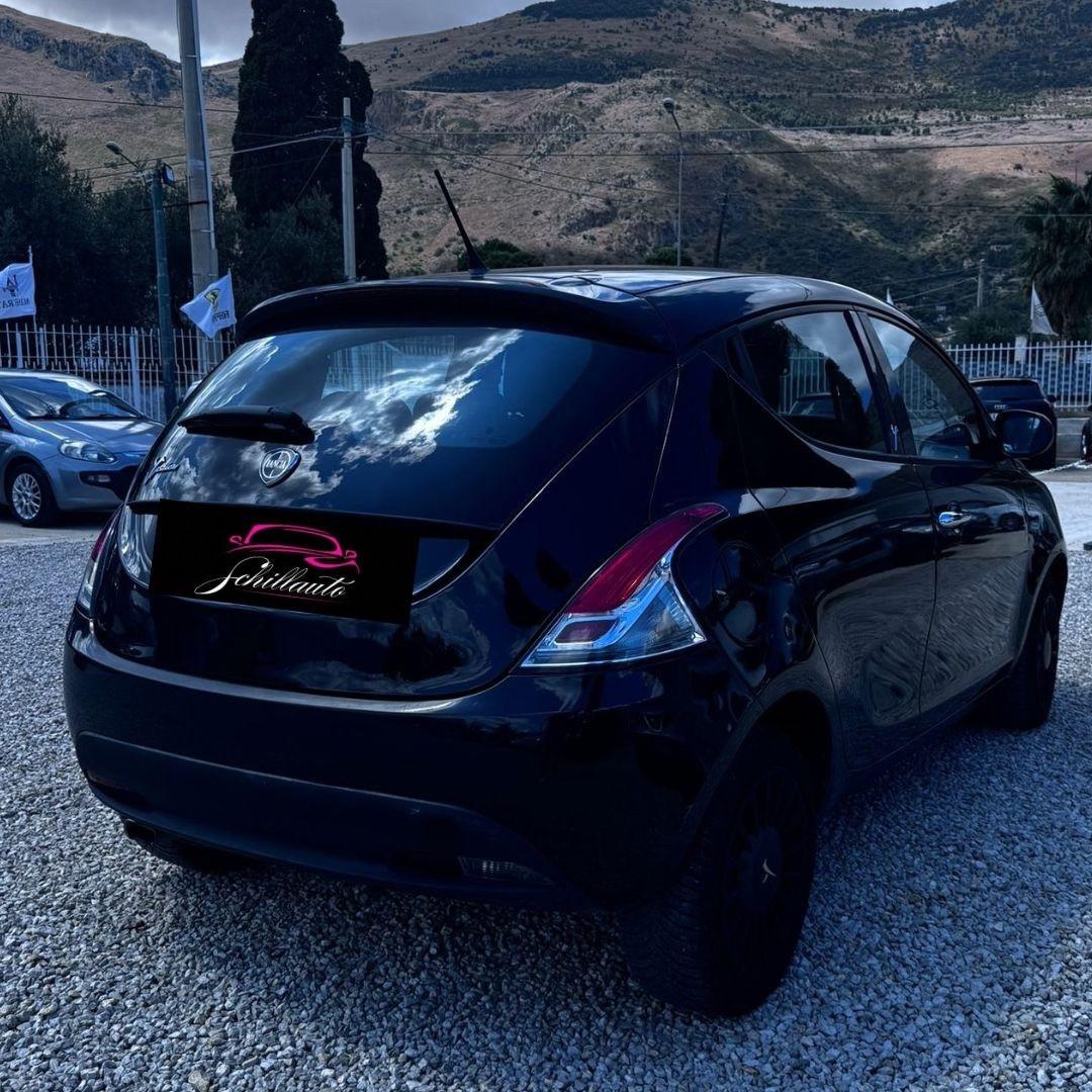 Lancia Ypsilon 1.2 69 CV 5 porte Opening Edition