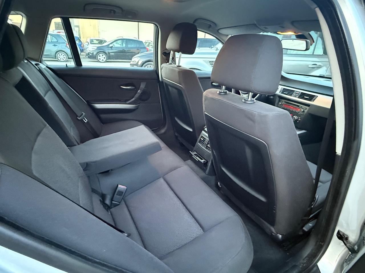 BMW 318d 143CV XENON Touring Futura NEOPATENTATI