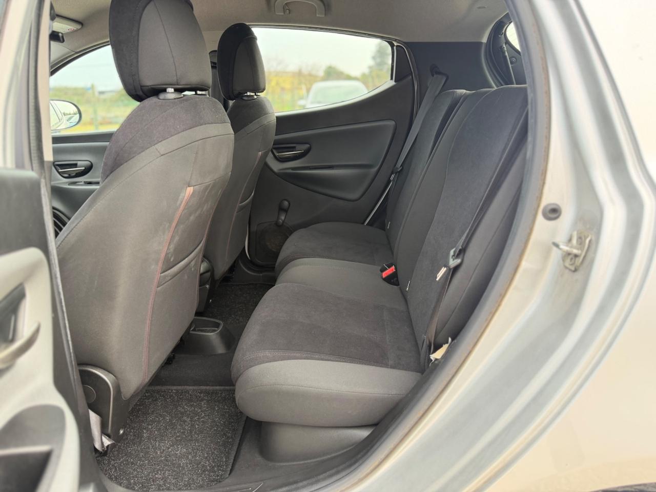 Lancia Ypsilon 0.9 TwinAir 85 CV 5 porte Metano Ecochic Gold