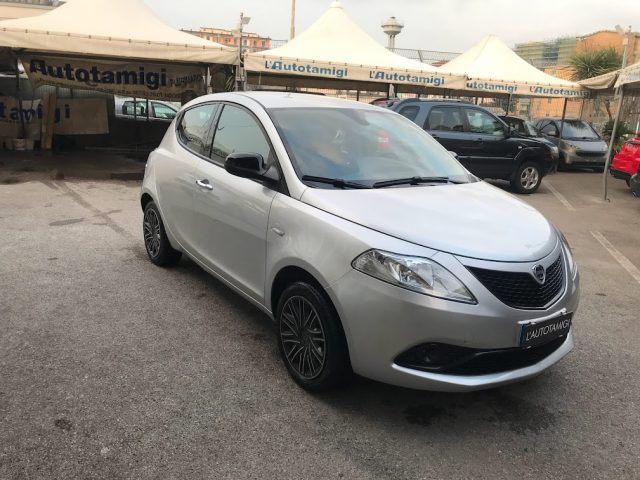 LANCIA Ypsilon 1.2 69 CV 5 porte S&amp;S Gold