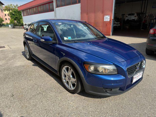 VOLVO C30 2.0 D Momentum