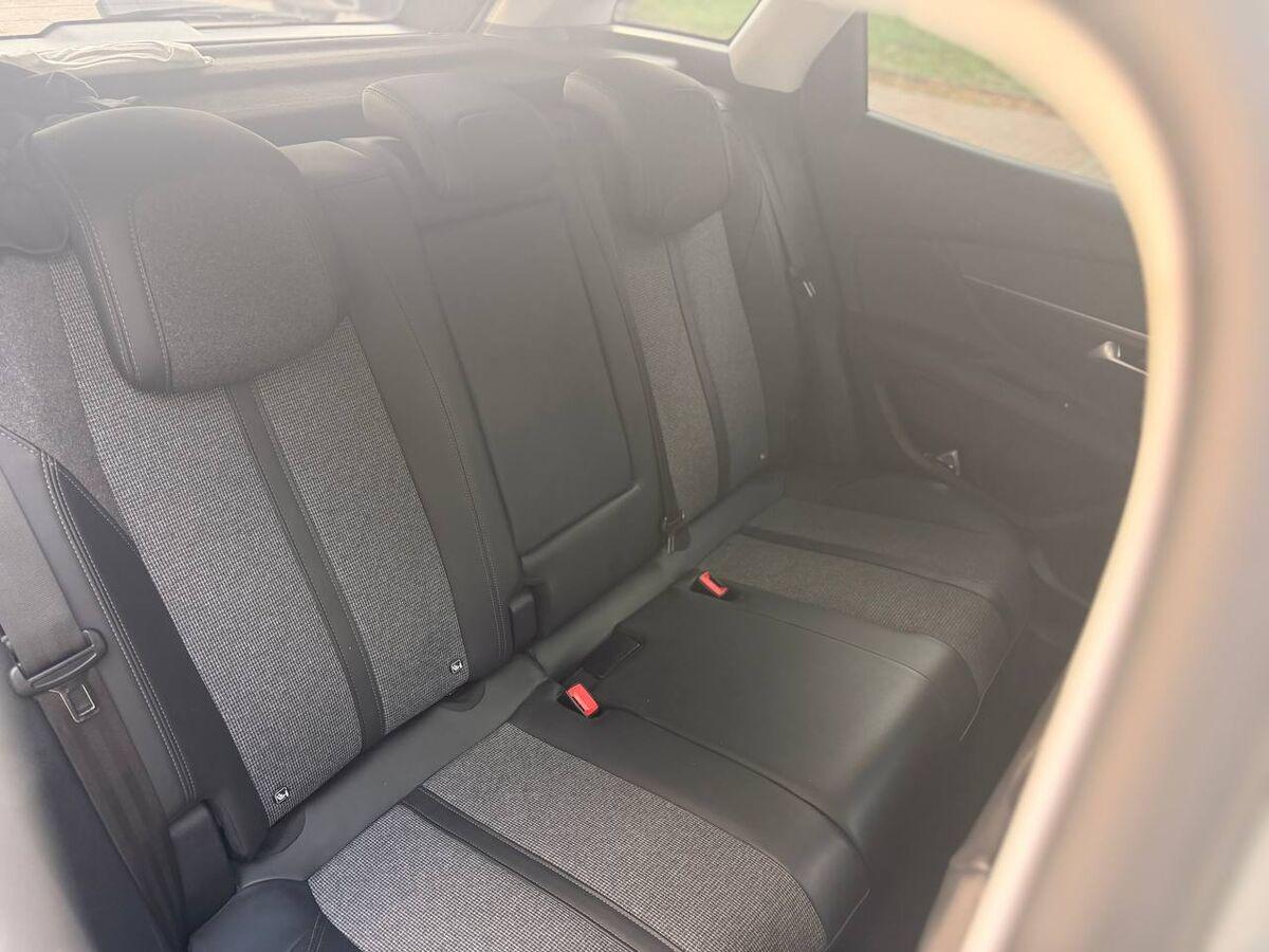 Peugeot 3008 1.5 bluehdi Allure s&s 130cv eat8