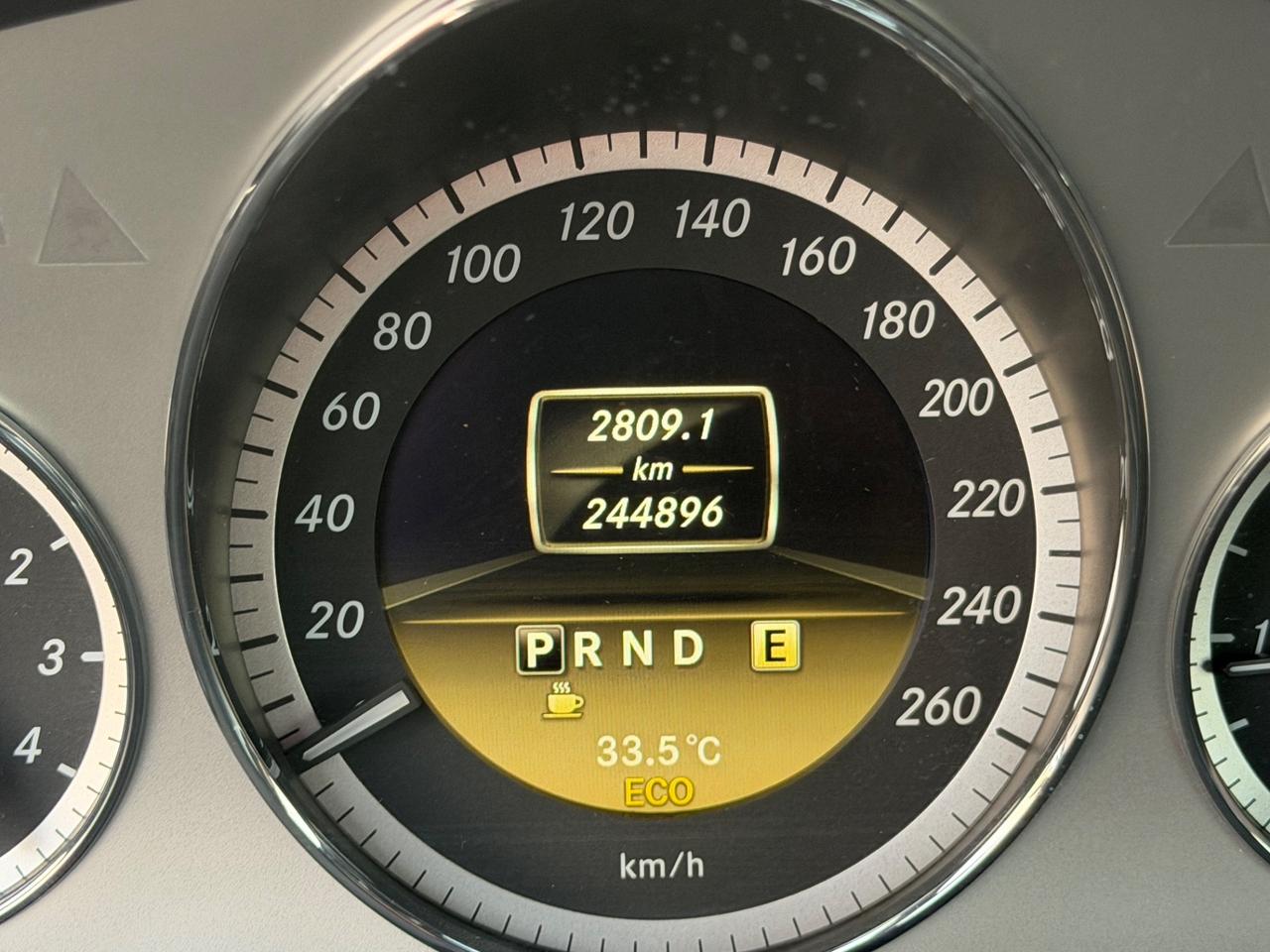 Mercedes-benz E 220 CDI BlueEFFICIENCY Elegance
