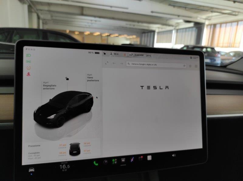 TESLA Model Y - Model Y AWD Performance