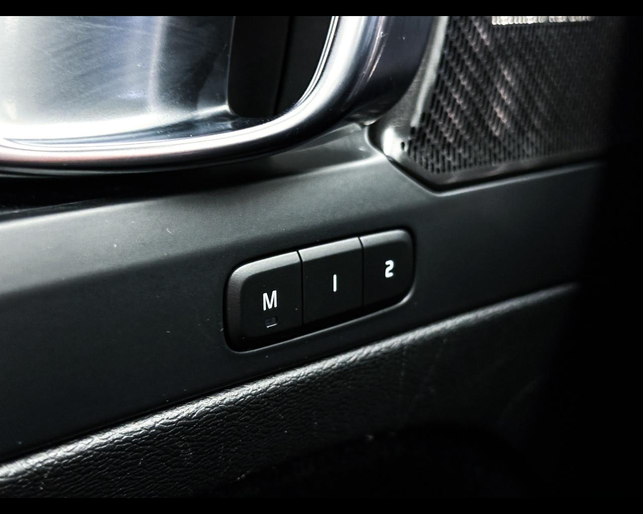 VOLVO XC40 T4 Recharge Plug-in Hybrid automatico Ultimate Dark