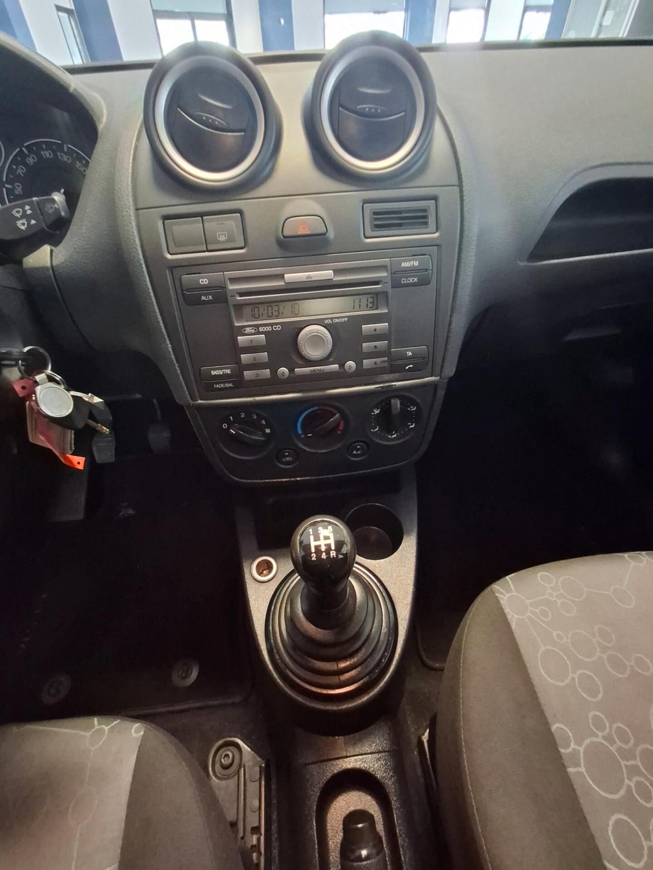 Ford Fiesta 1.4 16V aut. 5p. Ghia