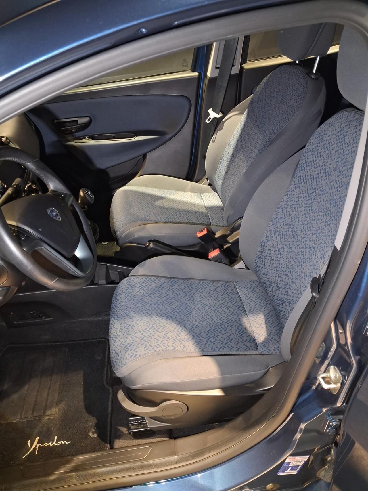 Lancia Ypsilon 1.0 FireFly 5 porte S&S Hybrid Gold Plus