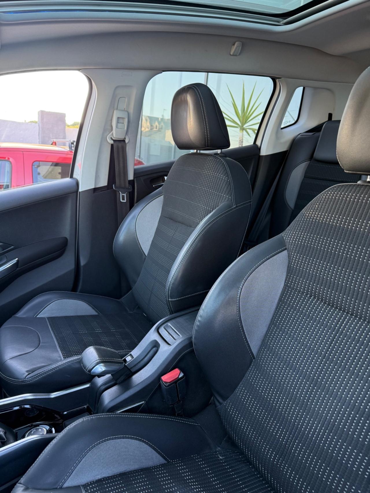 Peugeot 2008 1.6 e-HDi 92 CV Stop&Start Urban Cross